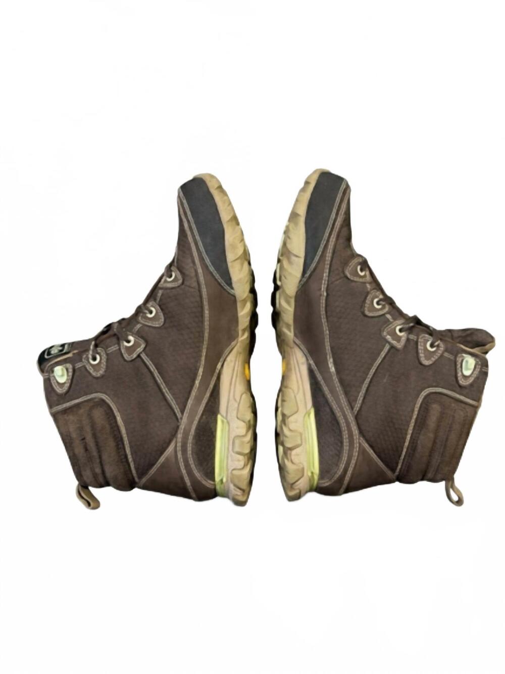 NEW AHNU women’s sugarpine boot in green